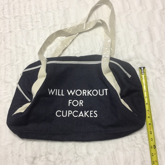 Will Workout for Cupcakes duffle bag - Picture 2 of 3